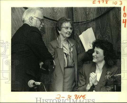 Press Photo Harahan Mayor Carlo Fernandez & others at meeting. - Historic Images