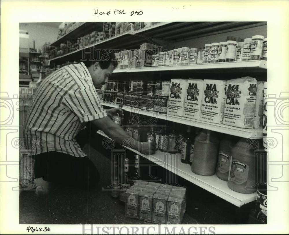 1994 Press Photo Ricky Castro, manager of El Palaceno - Historic Images