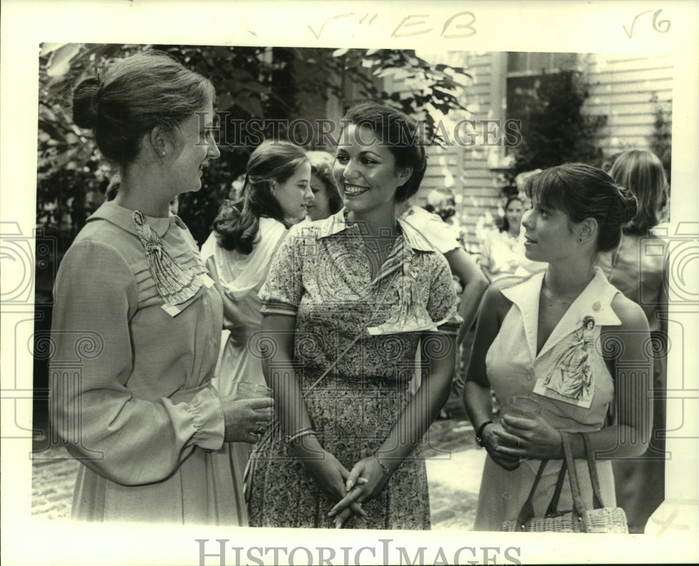 1978 Press Photo Debutantes enjoyed the enchanting theme of an afternoon soiree - Historic Images