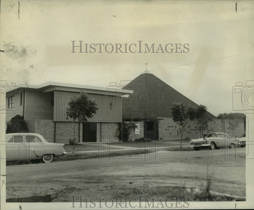 1958 General view of Elysian Fields Baptist Church in New Orleans - Historic Images