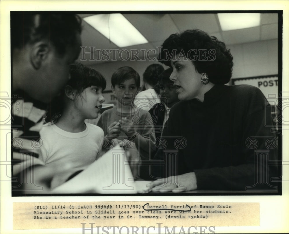 1990 Press Photo Darnell Farris with students of Bonne Ecole School in Slidell - Historic Images