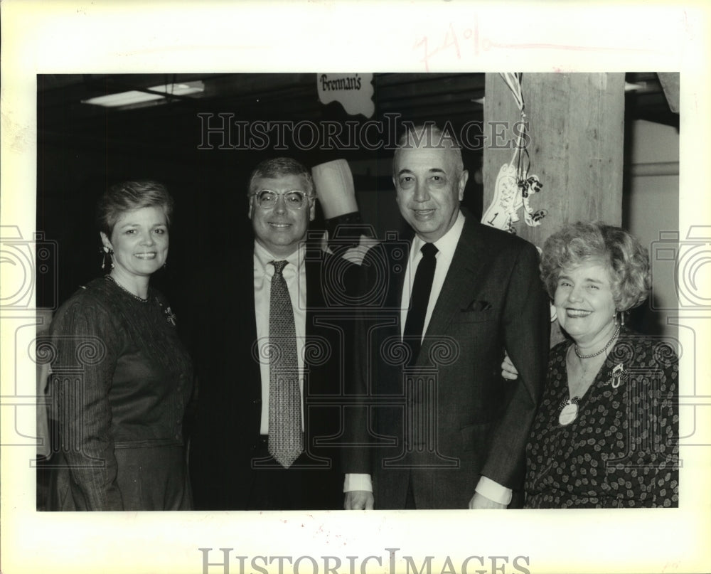 1993 Press Photo Guests and principal donors to the Children&#39;s Museum Party - Historic Images