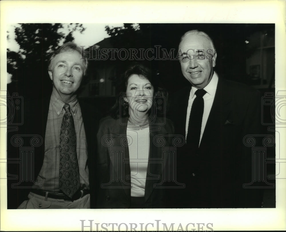 1994 Press Photo Pat Carpenter, Shirley Doiron, Dr Charles Farris Ole Miss Alums - Historic Images