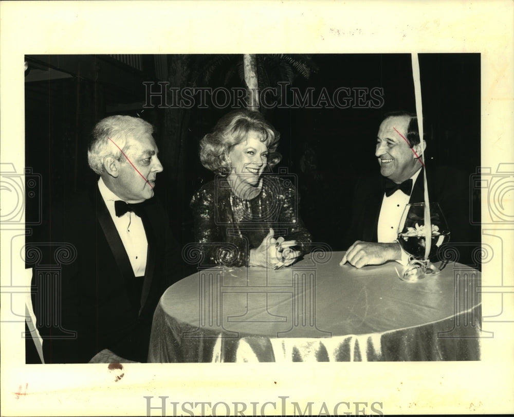 1989 Press Photo Eva Farley &amp; others at Lighthouse for the Blind-patron&#39;s Party. - Historic Images