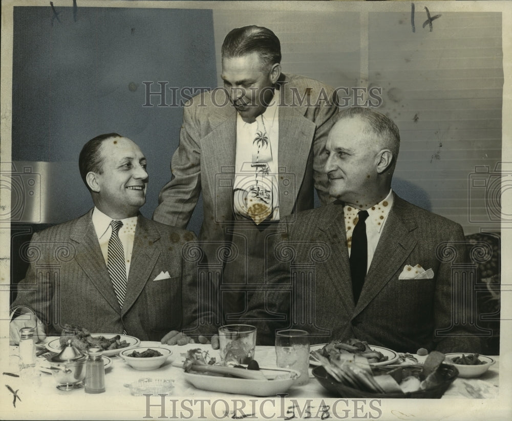 1955 Press Photo Camp Street Improvement Association at International House - Historic Images