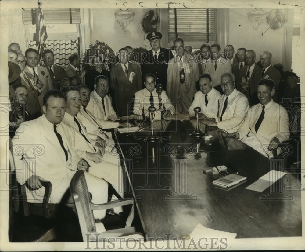 1950 Press Photo New Commission Councilmen meet for official business. - Historic Images