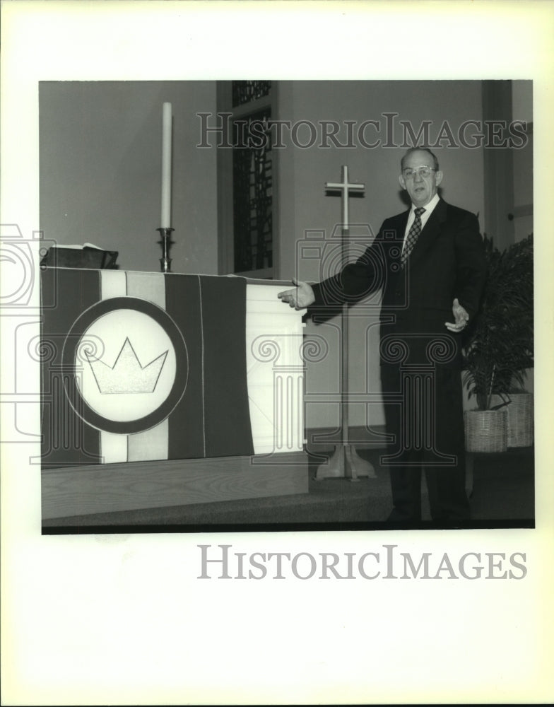 1992 Press Photo Rev. John Ellermann, the pastor of the Bethany Lutheran Chuch. - Historic Images