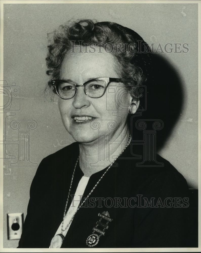 1968 Press Photo Mrs. Evelyn Fischer, President, United Spanish War Veterans - Historic Images