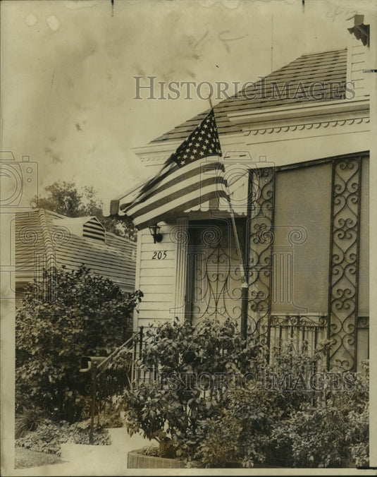 1969 Press Photo Mr. and Mrs. Albert J. Bell's house at 205 Atherton Drive - Historic Images