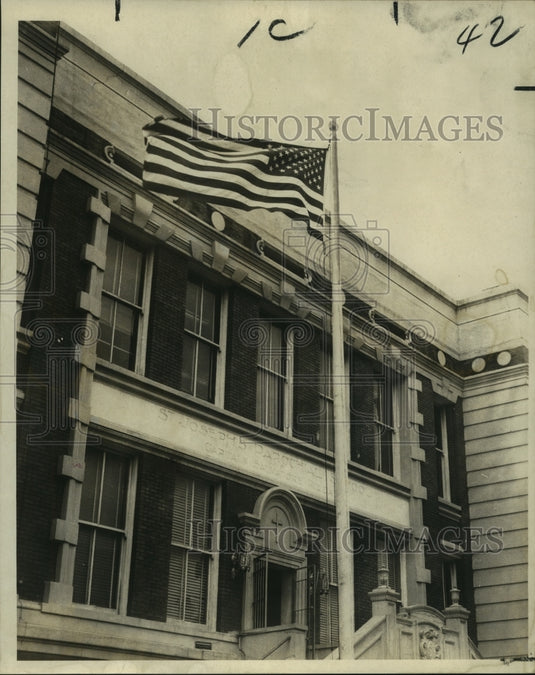 1969 Press Photo American Flag flies over St. Joseph's School, 417 S. Roman - Historic Images