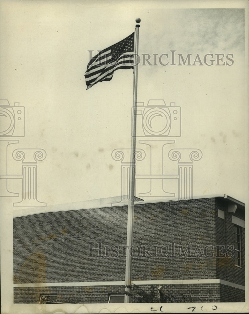 1969 Press Photo American flag flies over Dominican High School, 7701 Walmsley - Historic Images