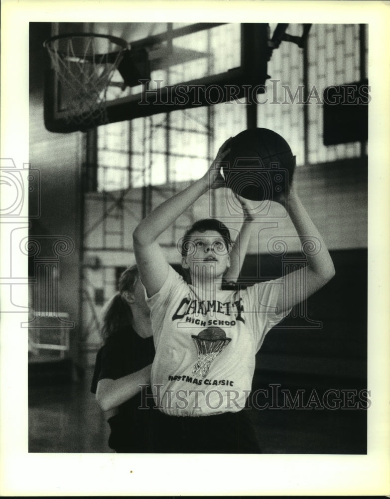 1991 Press Photo Shannon Fogarty of Chalmette High School Basketball - Historic Images