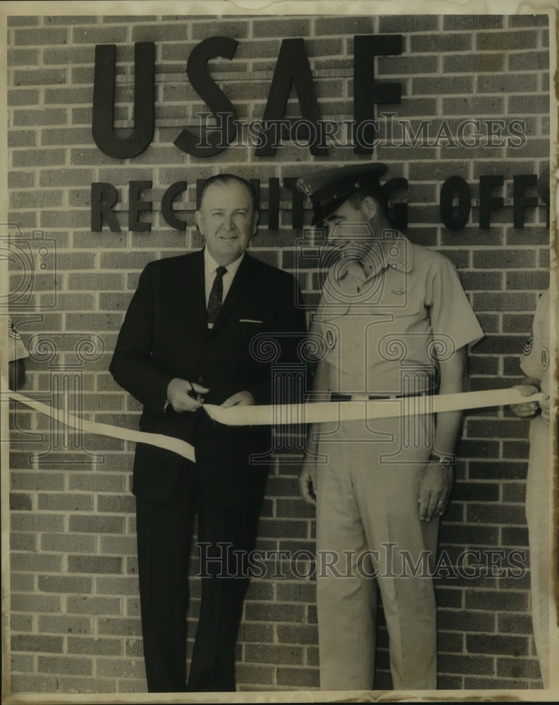 1963 Opening of Air Force Recruiting Station, 3649 Airline Highway - Historic Images