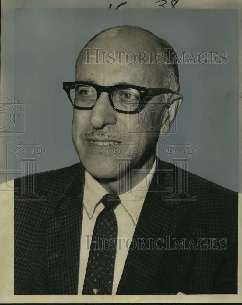 1965 Press Photo Dr. Richard Feinberg of Federal Aviation Agency, Washington,DC - Historic Images