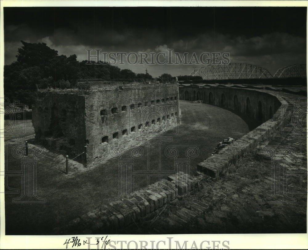 1992 Press Photo Ft. Pike&#39;s Citadel that once was soldiers&#39; barracks - Historic Images