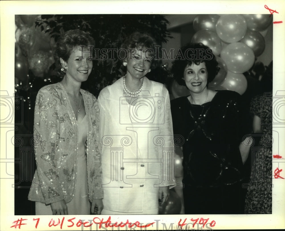 1992 Press Photo Sheryn Finnan and others at Jesuit High School fundraiser. - Historic Images