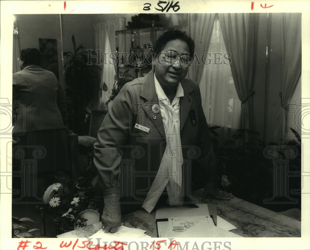 1987 Press Photo Mimmie Finley of 5701 Foxcroft Street. - Historic Images