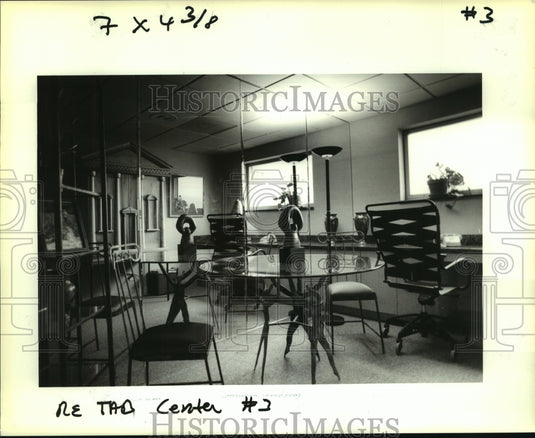 1991 Press Photo Dr. John Finley's office in Cosmetic Surgery Center, Ochsner - Historic Images