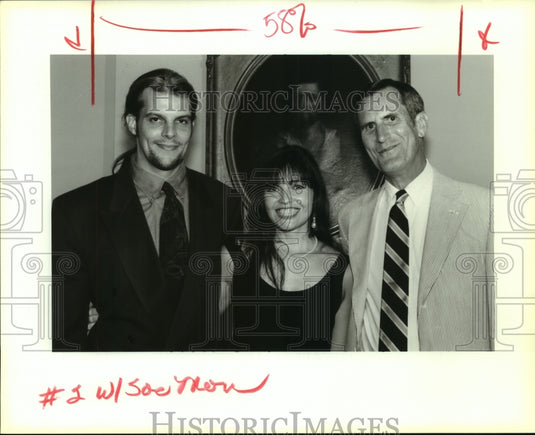 1992 Press Photo Monroe & Stacy Kelly and Bill Forman at Society of Cincinnati.-Historic Images
