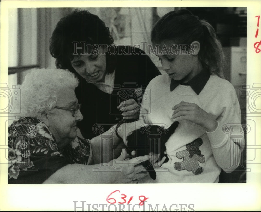 1989 Press Photo Rosalind Legnon with Abita Springs Community 4-H group members - Historic Images