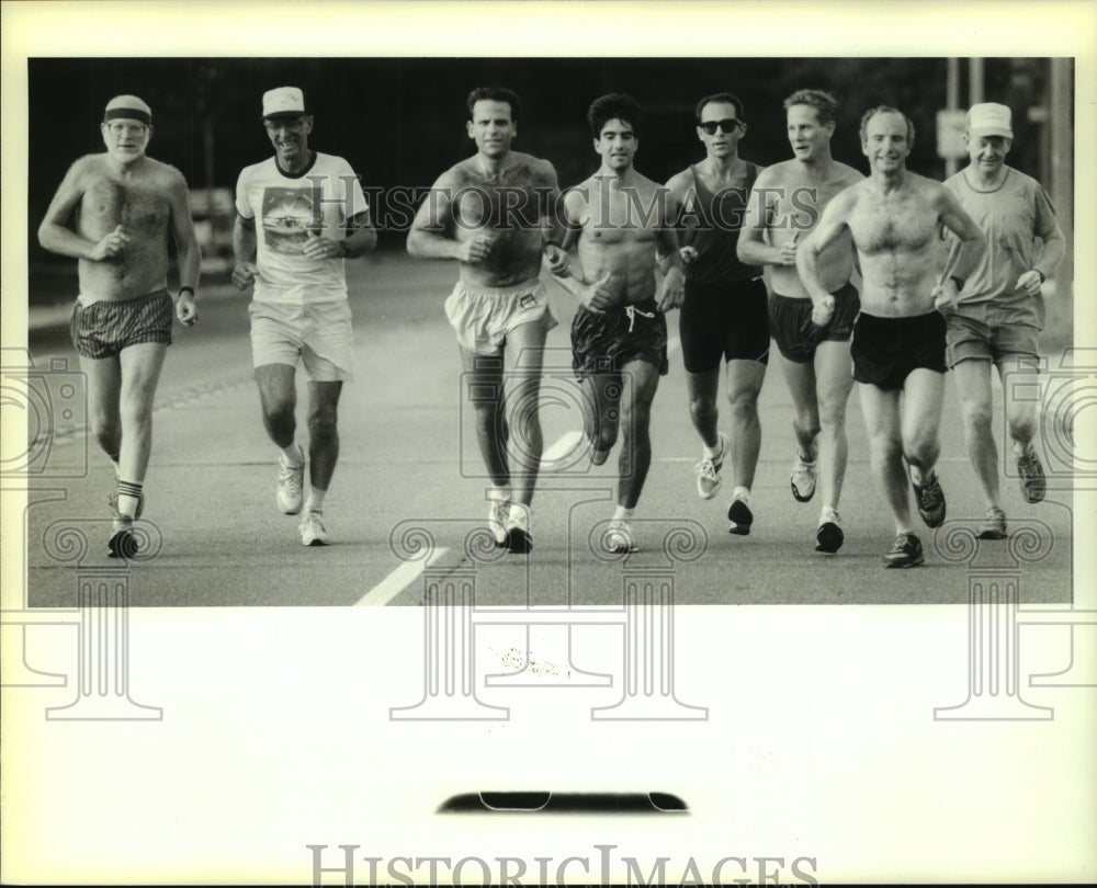 1990 Press Photo Members of the 5:20 a.m. Club run at City Park - Historic Images