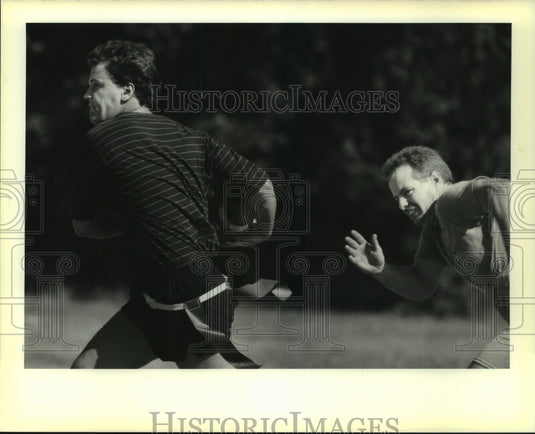 1989 Press Photo White Tigers and Oddballs Flag Football game in City Park - Historic Images