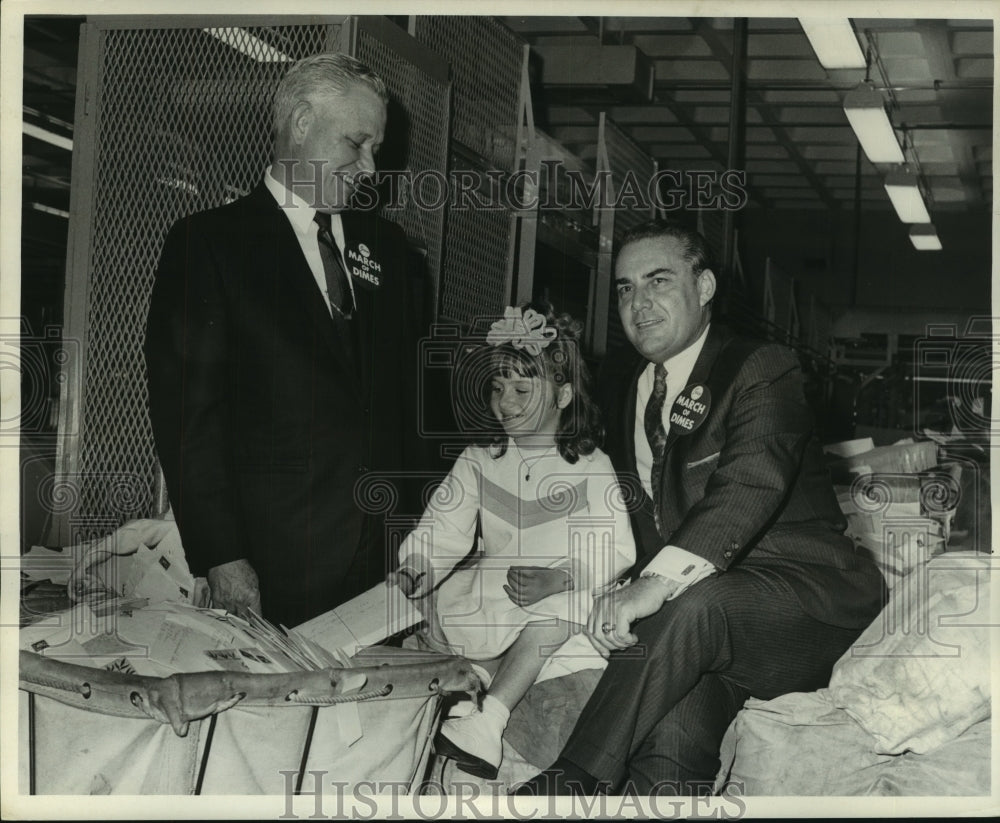 1967 Press Photo March of Dimes Poster Child Janet Smith Sits on Mail - Historic Images