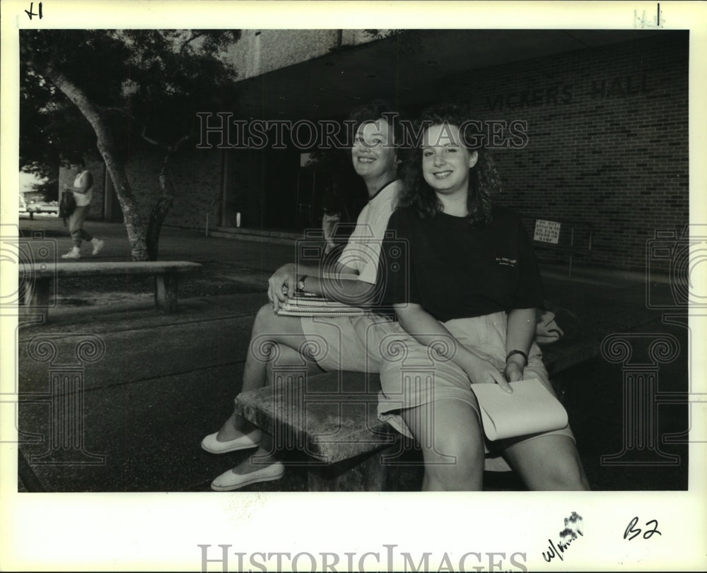 1991 Press Photo Suzann Ferachi & daughter Lesley are students of S.L ...