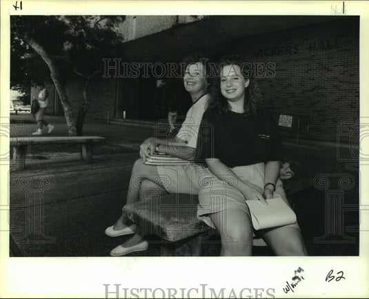 1991 Press Photo Suzann Ferachi & daughter Lesley are students of S.L.U. - Historic Images