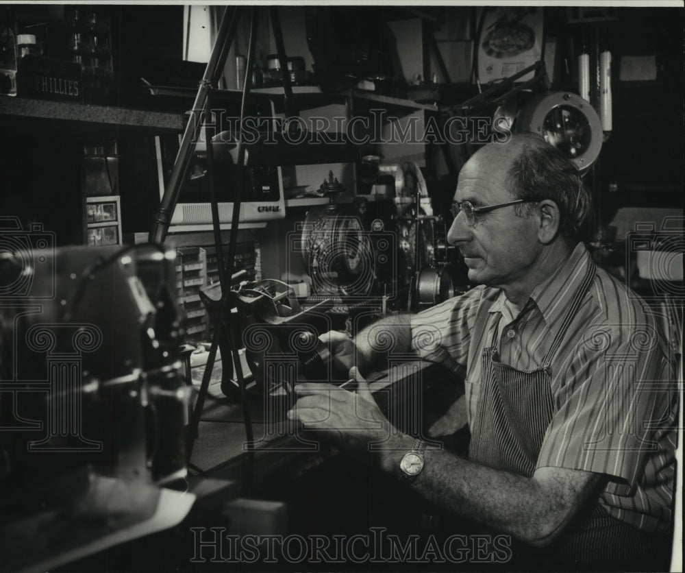 Press Photo Fred Feran, New Orleans Clockmaster - Historic Images