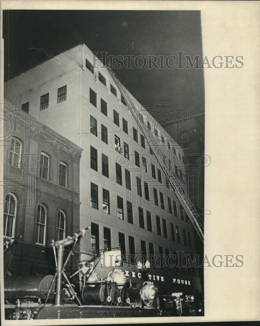 Press Photo Fireman respond to fire at Executive House building - nob07202 - Historic Images