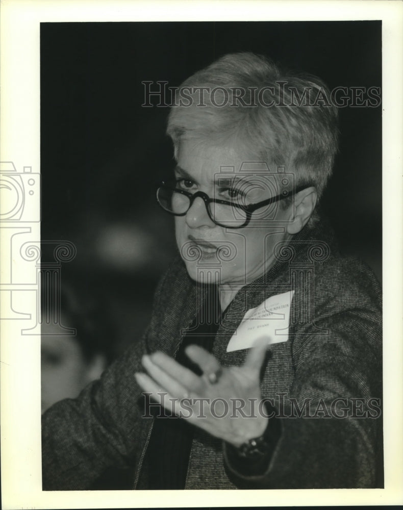 1989 Press Photo Pat Evans speaks at Ages and Stages of a Woman&#39;s Life seminar - Historic Images