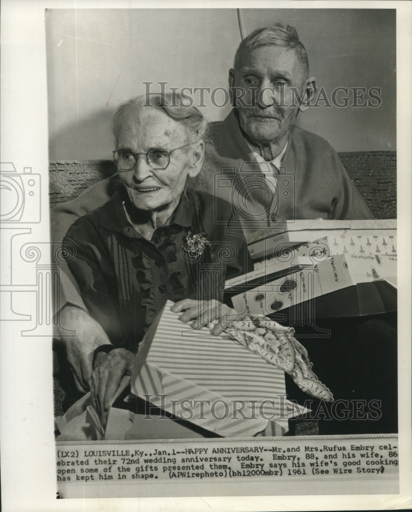 1961 Press Photo Mr. &amp; Mrs. Rufus Embry celebrate their 72nd wedding anniversary - Historic Images