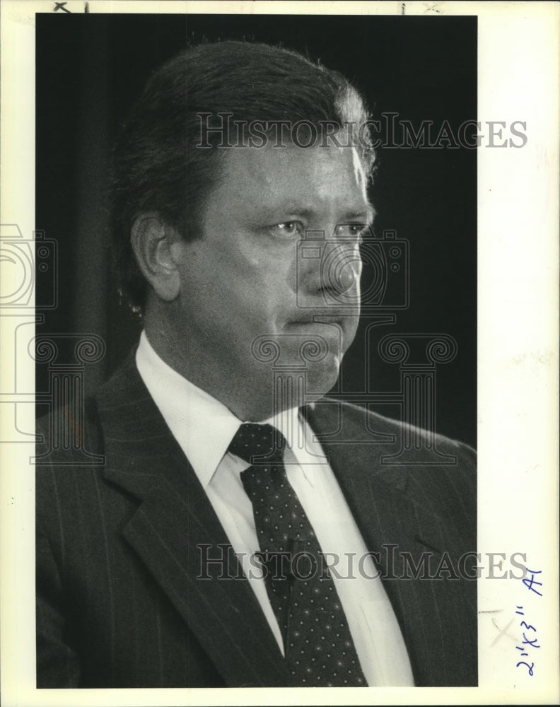 1989 Press Photo Richard Flury, Amoco regional Vice President - nob07612 - Historic Images