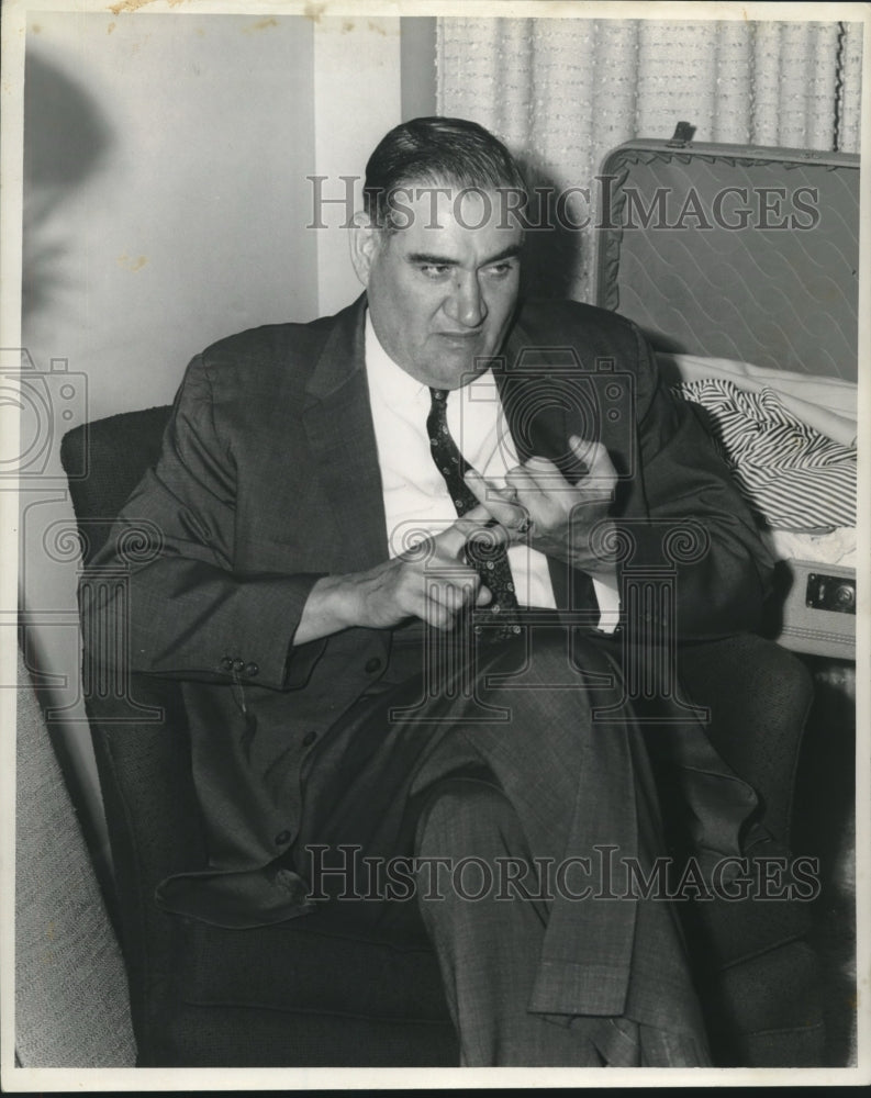 1958 Press Photo Alabama Governor Jim Folsom in hotel room. - nob07642 - Historic Images