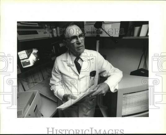 1995 Press Photo Gregory S. Ferries, Sleep Disorder Center, Mercy Baptist - Historic Images