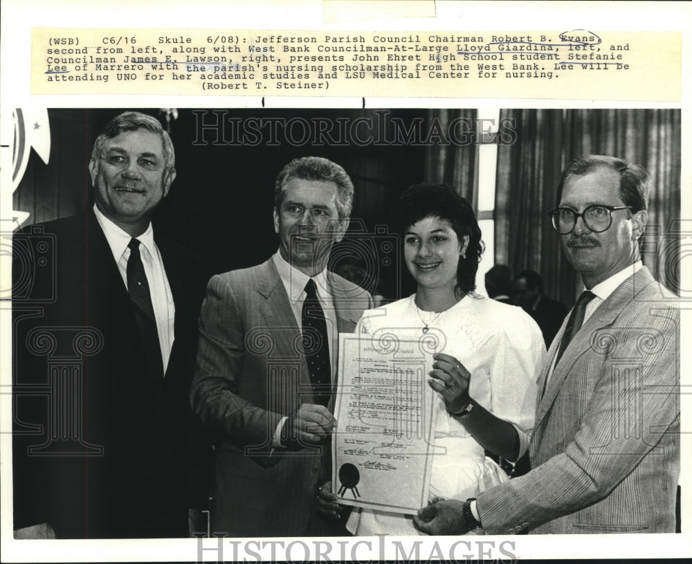 1988 Press Photo John Ehret H.S. student receive parish nursing scholarship - Historic Images