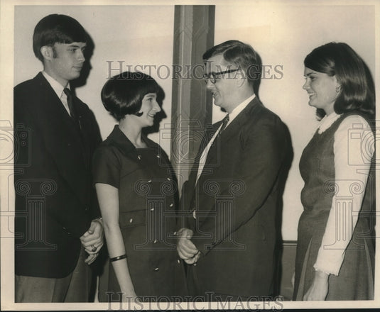 1968 Press Photo Chamber of Commerce Hiring Program delegates at Jung Hotel - Historic Images