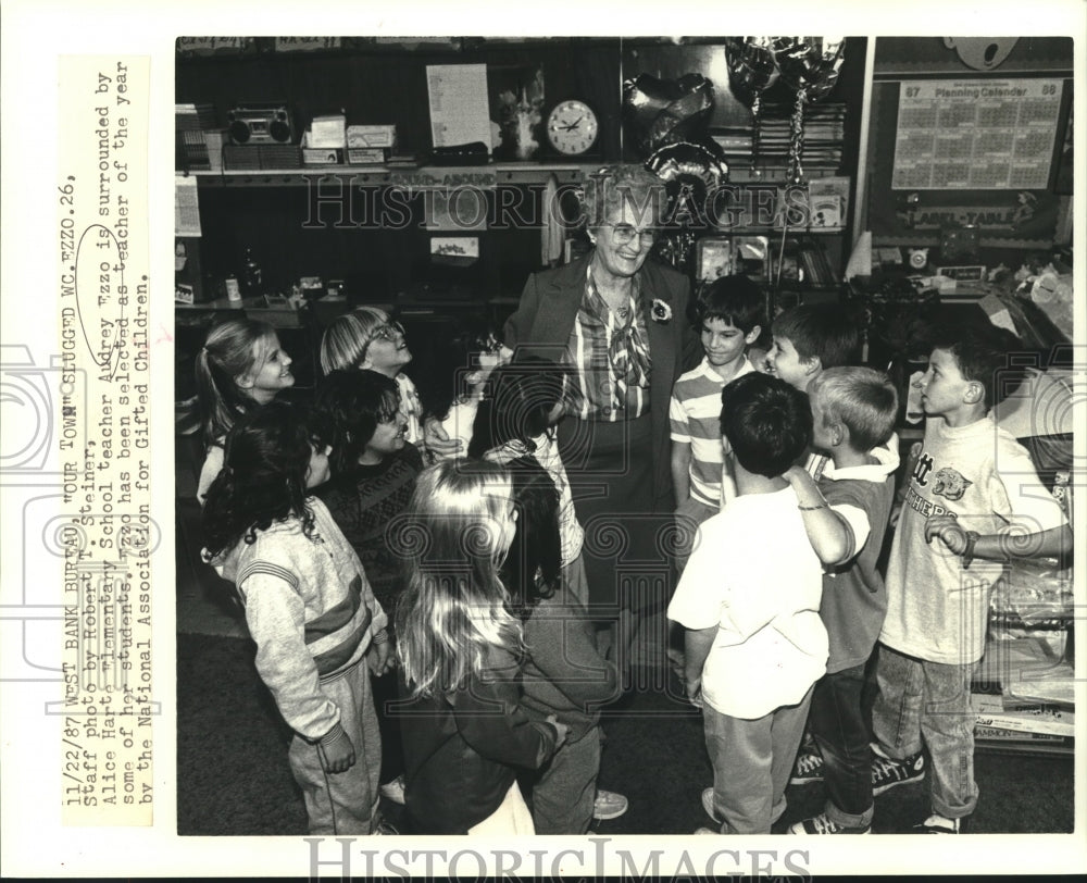 1987 Press Photo Audrey Ezzo named &quot;Teacher of the Year&quot; - for Gifted Children - Historic Images