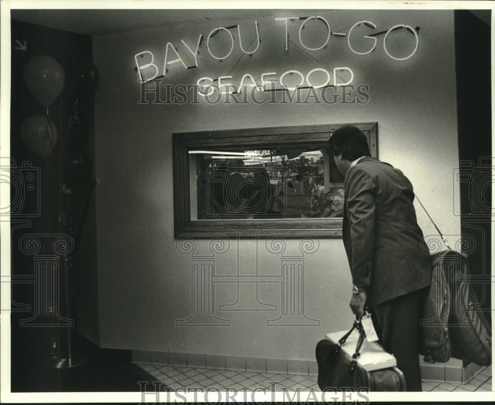 1987 Press Photo Jim Keriotis at the Grand opening of Bayou To Go Seafood - Historic Images