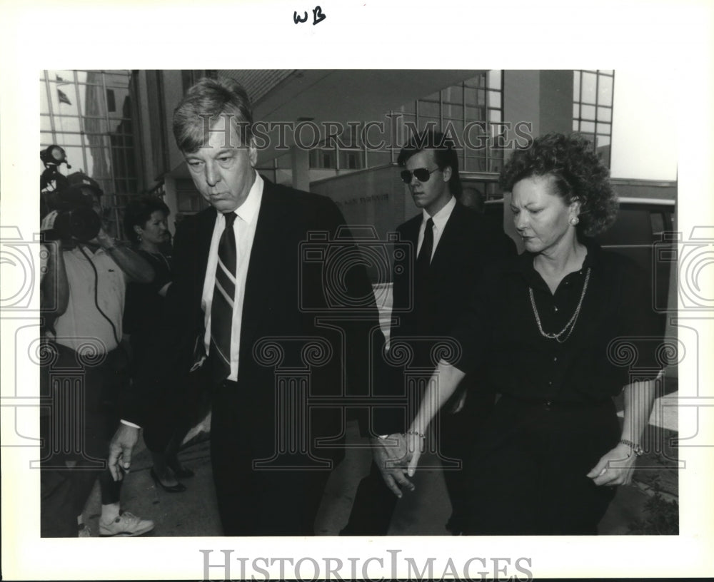 1990 Press Photo The Ellis family at Jefferson Parish Courthouse. - Historic Images