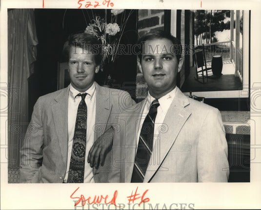 1991 Press Photo Drew Illed and Bill Ellis at Bachelor's Club - Historic Images
