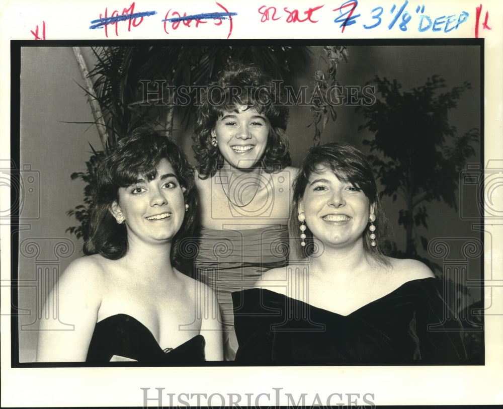 1989 Press Photo Brittain Ellis, Collum Crry, Dori Kancher at Debutante party - Historic Images