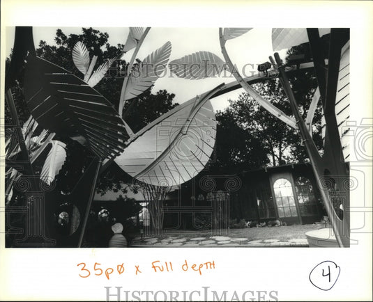 1994 Press Photo Park Island Drive - World's Fair sculpture - Historic Images