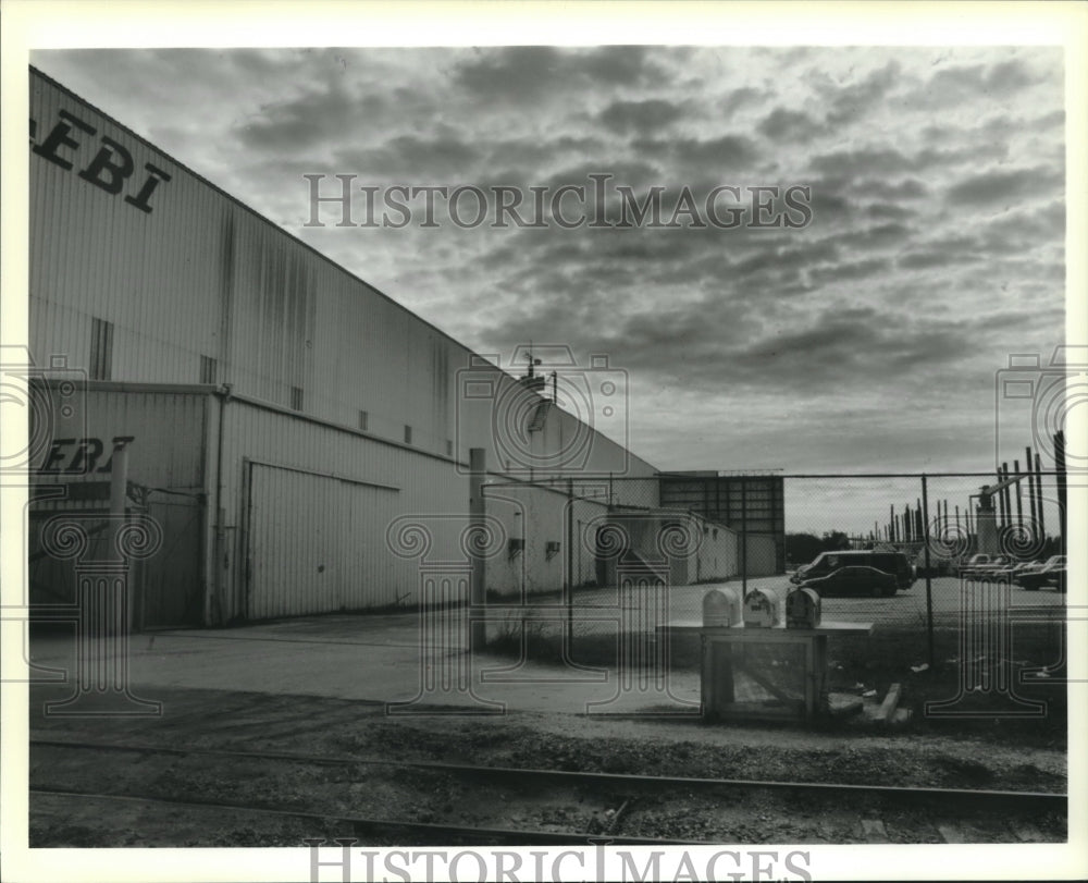 1995 Press Photo Elevating Boats, Inc. owned by Lynn Dean of St. Bernard Parish - Historic Images