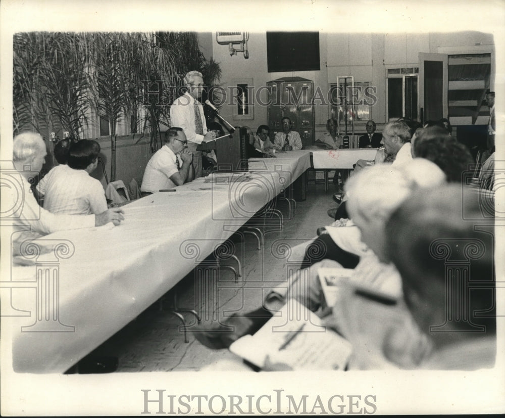 Press Photo Mayor Landrieur speaking at the Town of Carrollton Historic Meeting - Historic Images