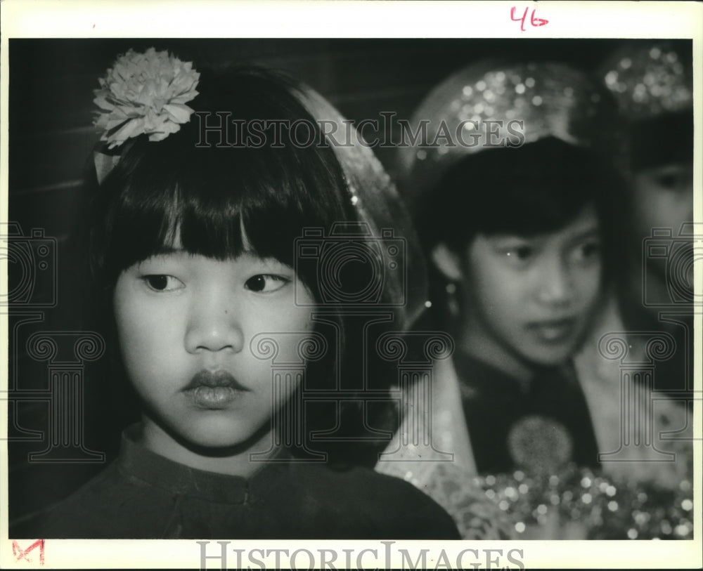 1989 Press Photo Etienne De Bore School students perform for Vietnamese New Year - Historic Images