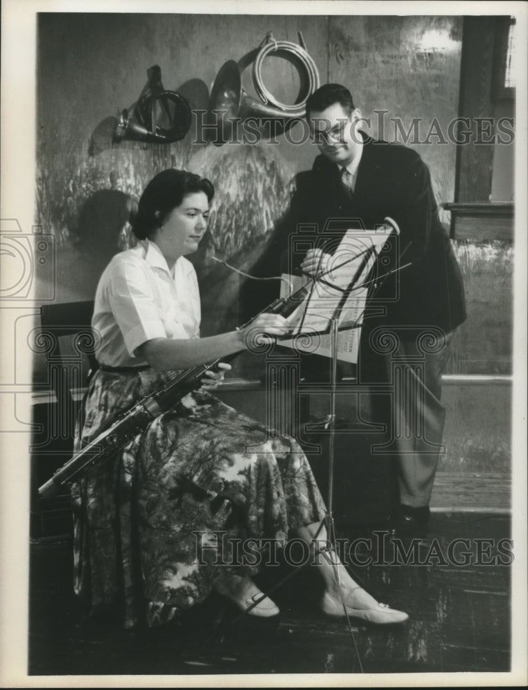 1960 Press Photo Robert Elworthy of the New Orleans Symphony & wife, Maxine. - Historic Images