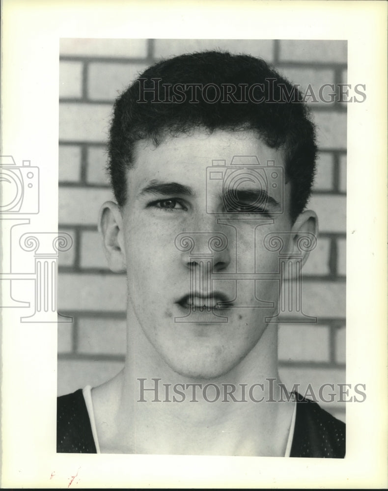 1990 Press Photo Edmund Fitzgerald of Newman Basketball team - Historic Images