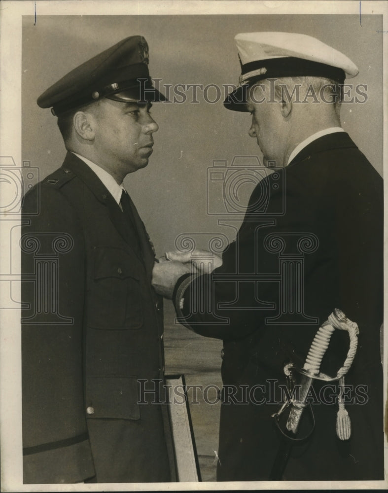 1968 Press Photo Air Force Captain John A. Firse receives pin, Vietnam service - Historic Images
